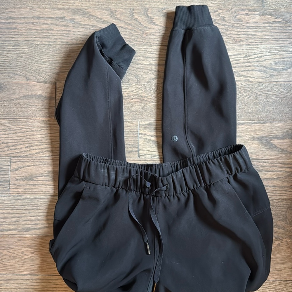 Lululemon black joggers